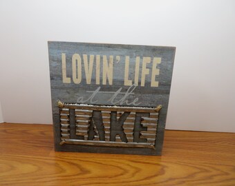 H 765 Barnyard Designs Lovin' Life At The Lake Sign 8"x8" Vintage Old New Stock
