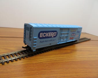 F 144 HO Mehano IHC Eckerd 2001 Box Car Well Weighted Brand New Old Stock