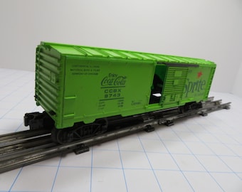 F 88 Lionel O-O/27 Gauge 1974 Sprite CCBX 9743 Box Car With Sliding Doors Well Weighted Excellent Condition