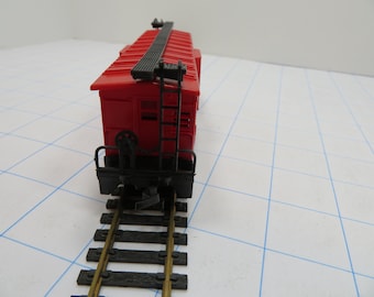H 235  HO AHM  CN Caboose 78011 - Vintage Like New