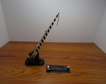 T 908 O Gauge Lionel #252 Crossing Gate With #145-C Track Clip 1950's Post War Like New Works Great