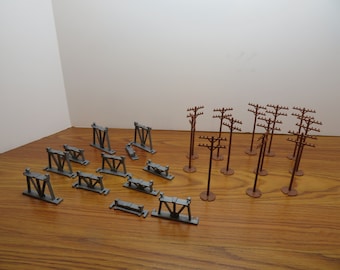 MH 991 HO Bachmann (12) Telephone Poles, (12) Track Trusses New Old Stock