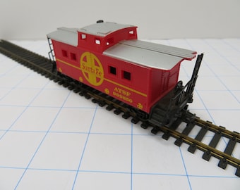MH 76  HO Life-Like Caboose ATSF 999850 Vintage 1990's Brand New