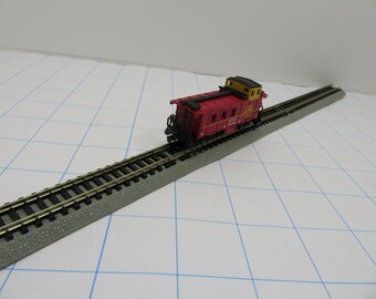 MH 108 N Gauge Bachmann Caboose ATSF 999628 Brand New