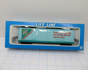 MH 51  HO Life-Like Campbell's Swanson's Car Vintage 1982 Brand New