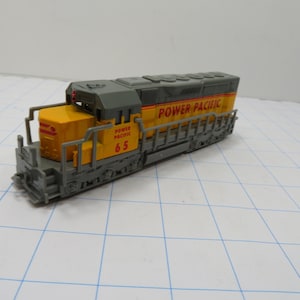 MH 288 Power Pacific Freight Engine Pull Back Die Cast Yellow/Gray - Brand New Old Stock