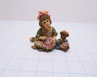 H 839 Boyd's Bears 1990 Secret To Happiness #3E/2743 No Chips Or Cracks Mint