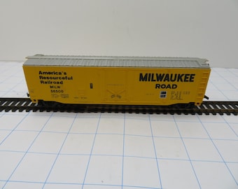 MH 251 HO Bachmann Milwaukee Road 56500 Vintage Like New