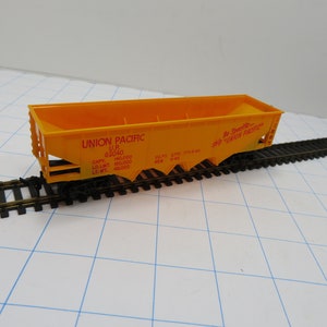 H 454  HO Tyco Union Pacific 4 Bay Hopper 62040 Vintage 1990 Brand New