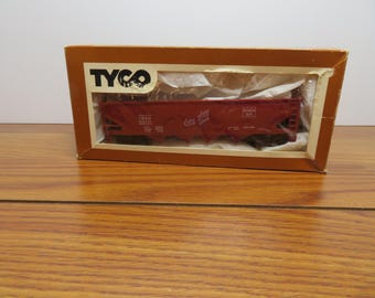 T 979 HO Tyco Vintage 1970's CB&O #300747 Hopper (4) Bay Well Weighted - Brand New Old Stock