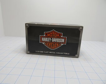 F 19 Maisto Harley Davidson 1953 74FL Hydra Glide 1:18 Scale Die Cast 2002 With Certificate Of Authenticity Brand New Old Stock
