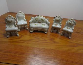 T 829 Vintage 1950's Japan Porcelain Dollhouse Furniture (5) Piece Hand Painted - No chips Or Cracks