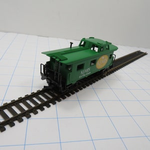 MH 163  HO Mehano  Kemp&#39;s Caboose Vintage Brand New