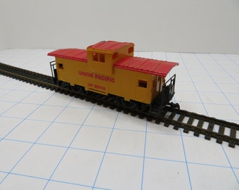 H 156  HO Caboose Union Pacific 25743