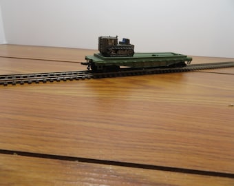 T 926 HO Tyco Vintage 1970 Western Maryland #2475 Flat Car With (1) Tractor - Well Weighted - Great Condition