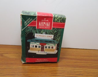 T 74 Keepsake Donders Diner Christmas Ornament 1990 New Old Stock