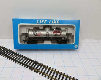 MH 9 HO Life-Like Campbell's Soup V-8 Tank Car Vintage 1982 Brand New