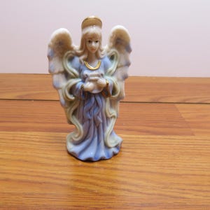 T 672 Vintage 1980 Porcelain Angel - Glossy Finish No Chips Or Cracks