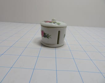 H 828 Vintage 1970 Porcelain Stamp Holder With Flowers Excellent Condition No Chips Or Cracks
