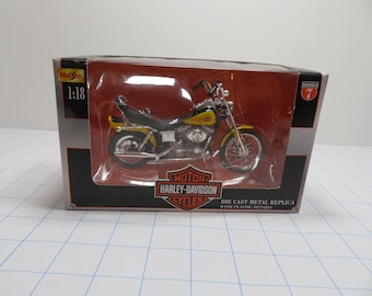 P 357 Maisto Harley Davidson 2000 FXDWG Dyna Wide Glide Die-Cast 1:18 Scale Brand New Old Stock