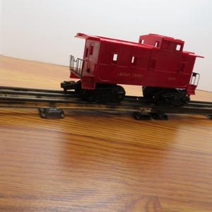 T 456 O Gauge Lionel Vintage 1955 Lionel Lines #1007 Caboose Post War - Metal Wheels Great Shape