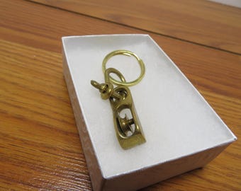 T 635 Vintage Nautical Brass Hoist Pulley Rig 1980 Key Chain Like New