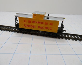 H 345  HO Life-Like Union Pacific Caboose 49940 Vintage Brand New