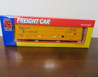 F 260 HO Life-Like 1972 Illinois Terminal 7800 Box Car Well Weighted - Brand New Old Stock