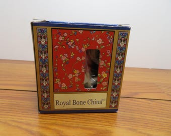 T 783 Vintage 1980's Anglo Collection Bone China Mug Series of Four Designs Red Roses Mug - Thailand Brand New Old Stock