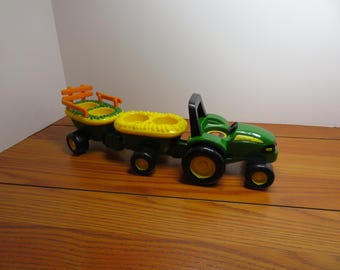 T 709 Tomy John Deere Hayride Tractor With (2) Wagons - Tractor Plays Ol' McDonald & Cars Make (4) Animal Sounds Brand New Old Stock