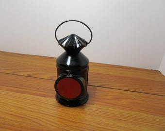 T 615 Avon Vintage 1970 Captain's Lantern 1864 Full Bottle After Shave Wild Country