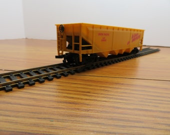 H 754 HO Tyco Union Pacific Hopper 1518125 Vintage Nice Condition