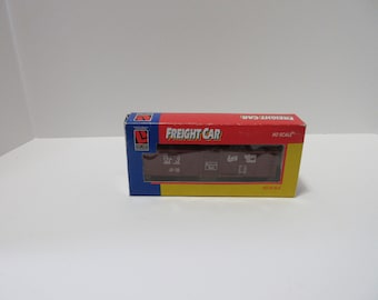 65   Life Like Ho Box Car Everywhere West Burlington Route C. B. & Q 26216 Vintage
