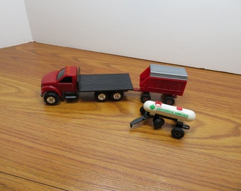 H 774 Farm Set Flat Bed Truck, Chemical Tanker, Grain & Grain Cart 1:64 Scale New Old Stock
