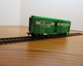 MH 928 HO Life-Like LAPX 358 Box Car Well Weighted Vintage Great Shape 1990