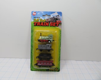 MH 446 Die-Cast Pull Back Train With Teal Locomotive & (3) Cars - Brand New Old Stock