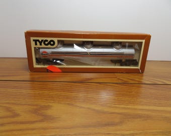 F 129 HO Tyco Vintage OSKX #829 Gulf 62' Oil Tanker #357B With (12) Wheels (3) Domes - Well Weighted Brand New Old Stock