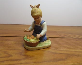 F 126 Vintage Homco 1985 Porcelain Figurine Girl Denim Days #1518 No Chips Or Cracks