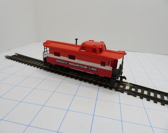 H 178  HO Tyco Rocky Mountain Line Caboose