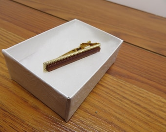 T 624 Vintage 1960 Brown/Tan Stone - Gold Plated Tie Clip Mint Condition