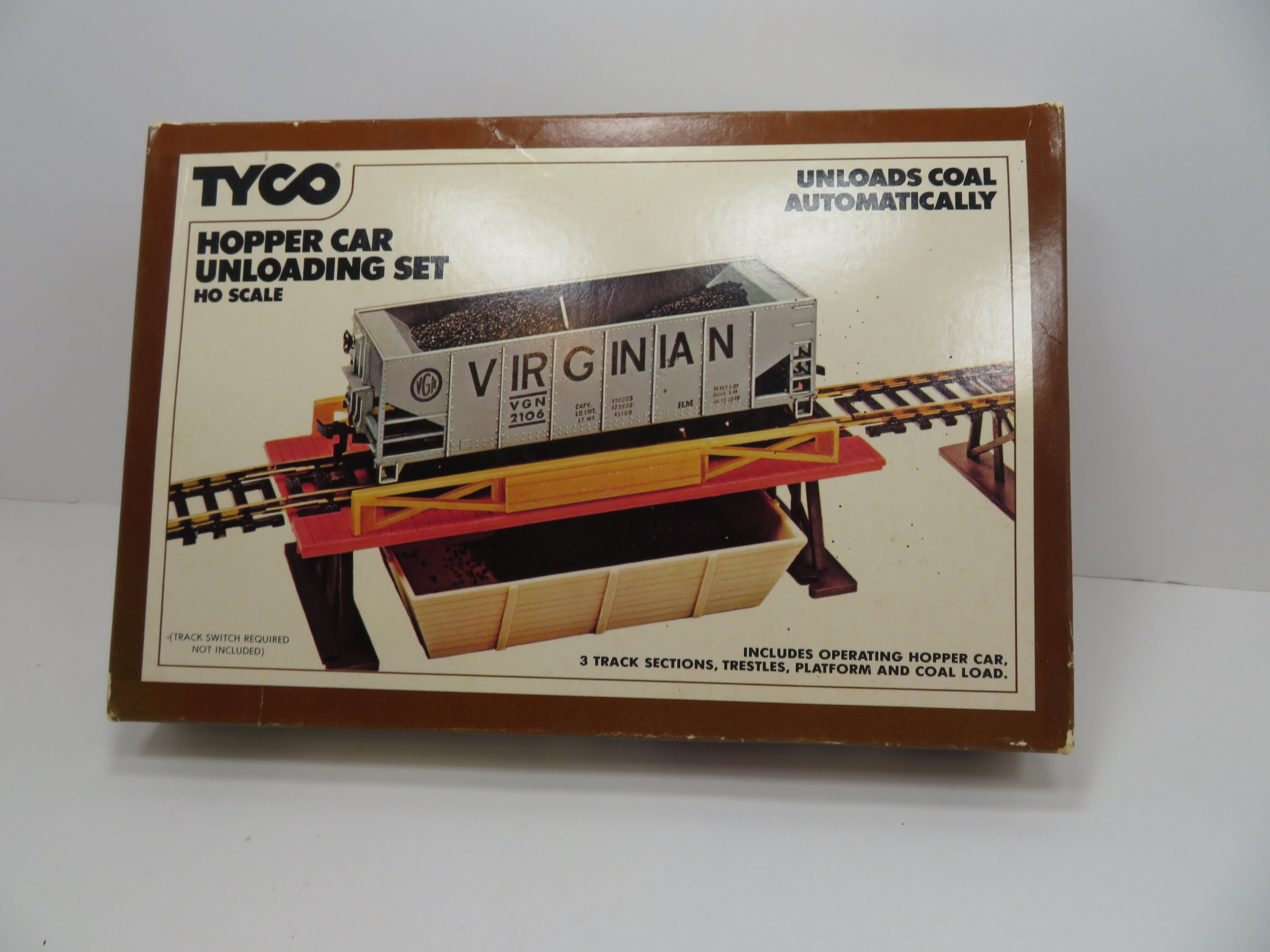 71A HO Tyco Hopper Car Unloading Set