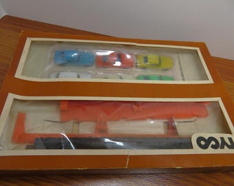 T 946 HO Tyco 1970's Auto Loader #349 With (6) Cars - Brand New Old Stock