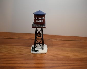 T 570 HO - O Gauge Water Tower Christmas Farms Metal & Resin - Brand New Old Stock