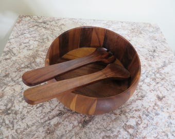 T 745 Gibson Home 1990's Acacia Wood (3) Piece Salad Bowl Set - 9" W x 3" H - Beautiful Wood Tones - Brand New Old  Stock