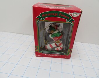 H 382 Hermitage Pottery Mouse Skiing Vintage 1996 New