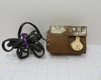 MH 42 HO Model Power Transformer 6606 Vintage 1980's Like New