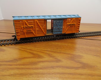 T 925 HO AHM 1980's Vintage Laramie 53212 Cattle Car With Dual Sliding Doors - Excellent Shape