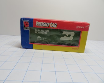 P 362 HO Life-Like 1980 Burlington Northern 159956 Box Car With Sliding Doors Brand New Old Stock