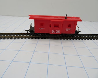 MH 176  HO Model Power Caboose 9125 Vintage Brand New