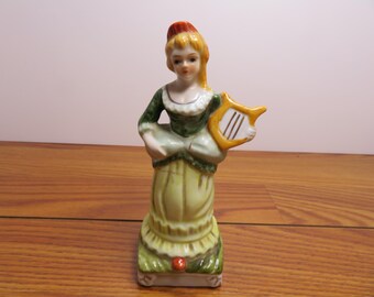 F 155 Vintage 1980 Colonial Porcelain Woman Hand Painted - Occupied Japan No Chips Or Cracks